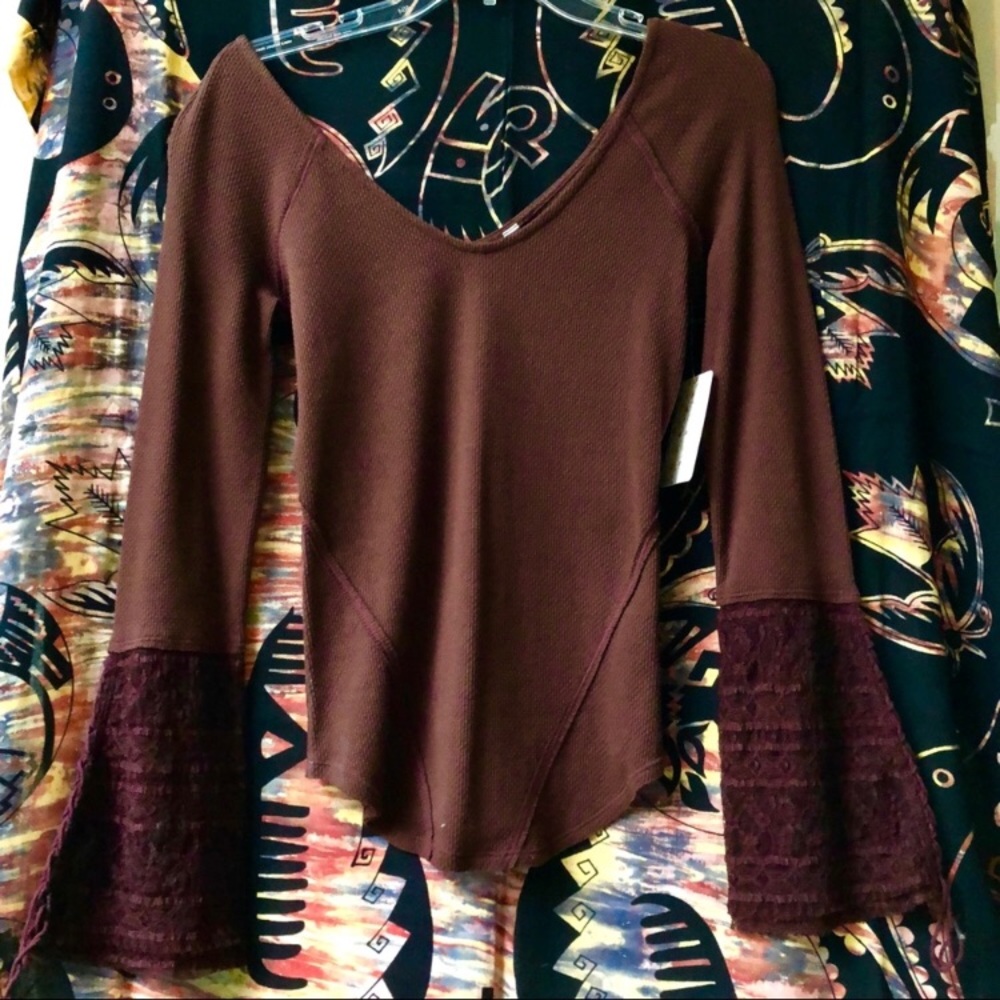 🌺🎉HP🎉🌺 NWT Free People Sexy Top With Bell Lace Sleeves - Picture 2 of 9